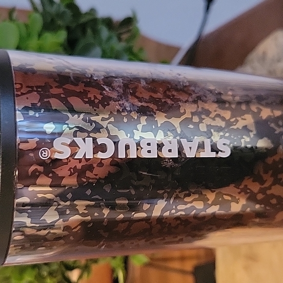 Starbucks 2020 Black & Gold travel mug with sealing twist lid - Picture 2 of 5